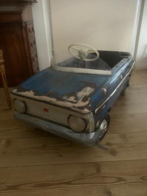 Moskvich trapauto, Antiek en Kunst, Antiek | Speelgoed, Ophalen of Verzenden
