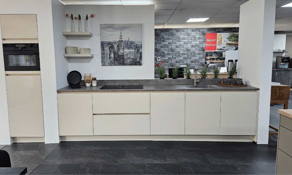 Showroomkeuken Magnolia hoogglans met AEG apparatuur, Ophalen, Nieuw, Info(at)haecker-kuechen.de, 200 cm of meer