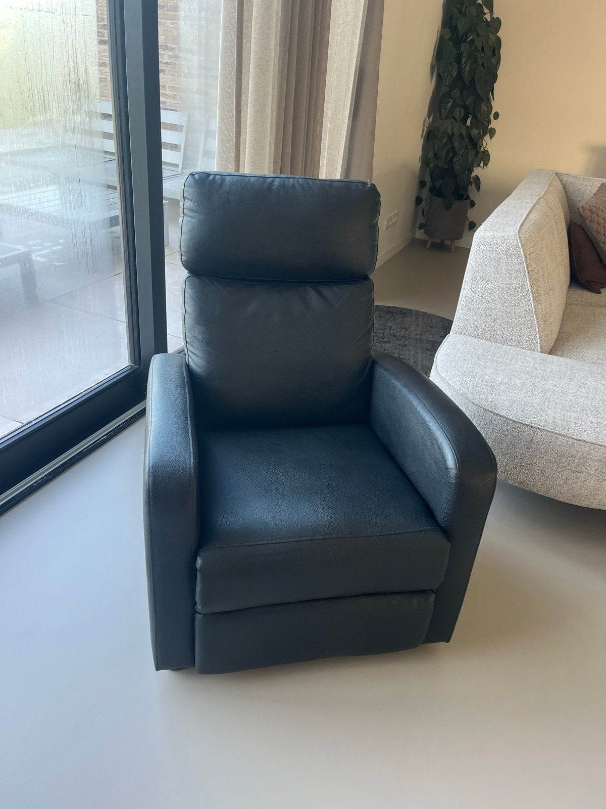 Relax fauteuil zwart - Zo goed als nieuw, Huis en Inrichting, Ophalen, Zo goed als nieuw, 50 tot 75 cm, Leer