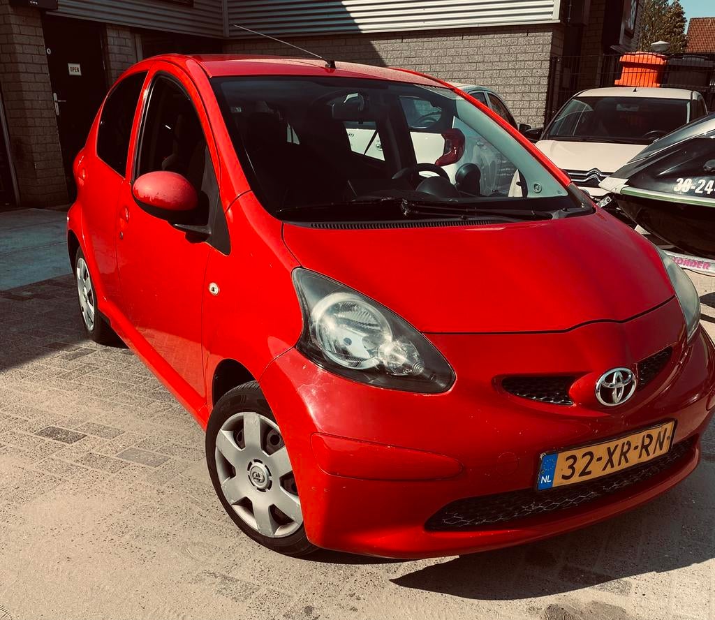 Zeer zuinige Totota Aygo, weinig kilometers, Auto's, Toyota, 68 pk, Handgeschakeld, Particulier, 3 cilinders