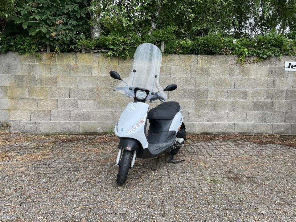 Piaggio Zip 1-cilinder, 4-takt, luchtgekoeld Wit 2017, Piaggio, Gebruikt, -, - 0
-, NL