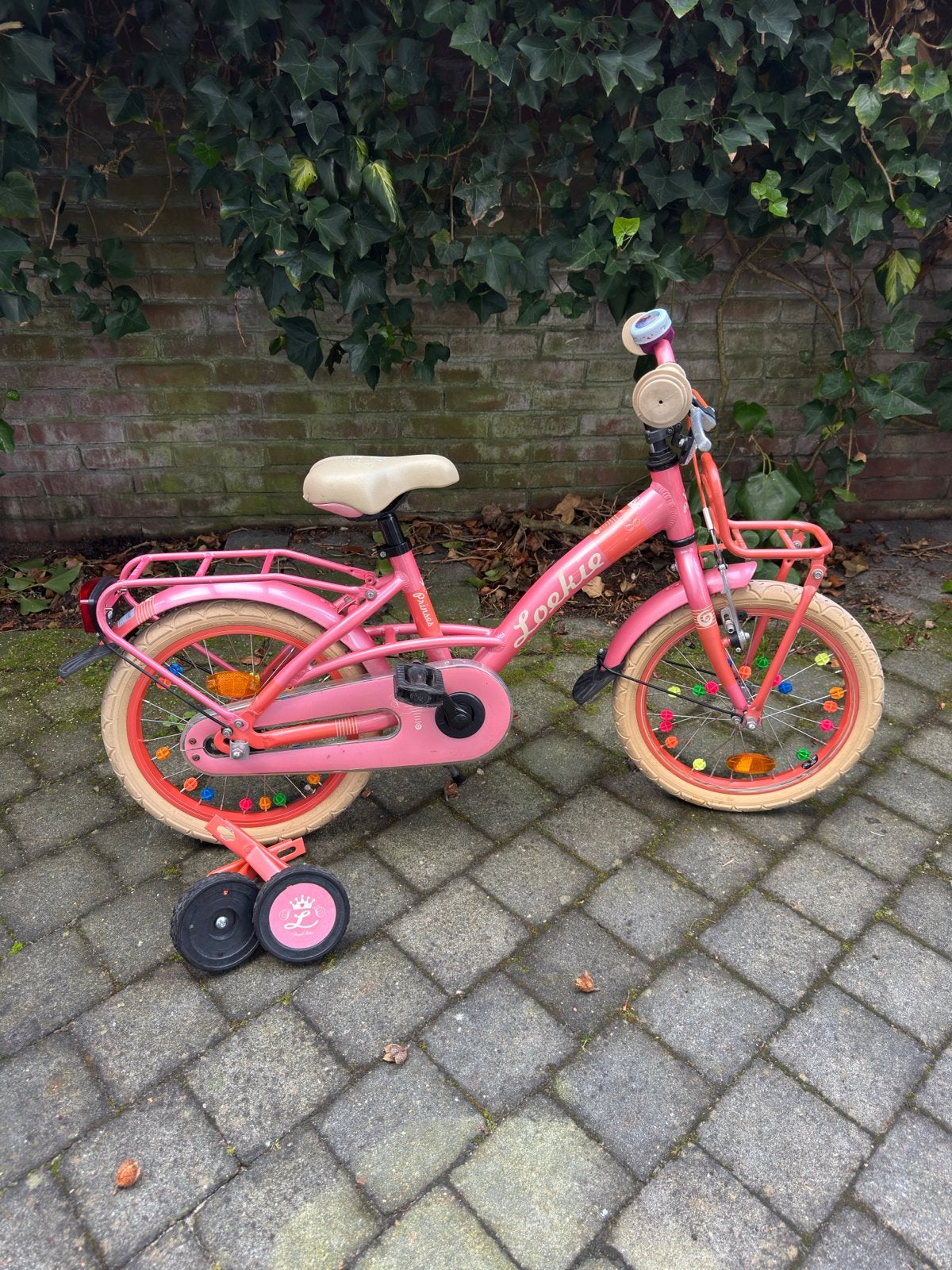 Roze Loekie Prinses kinderfiets 16 inch met zijwieltjes, Fietsen en Brommers, Ophalen, Terugtraprem, Gebruikt, Handrem