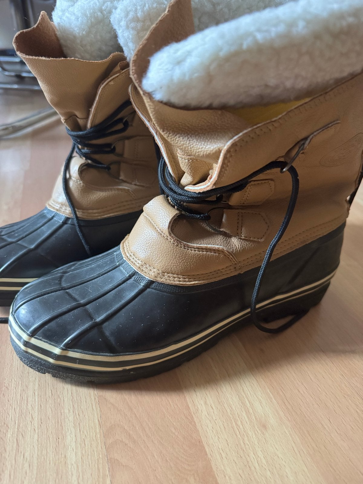 Warme winterlaarzen - maat 44, Kleding | Dames, Schoenen, Zo goed als nieuw, Snowboots, Bruin, Ophalen of Verzenden