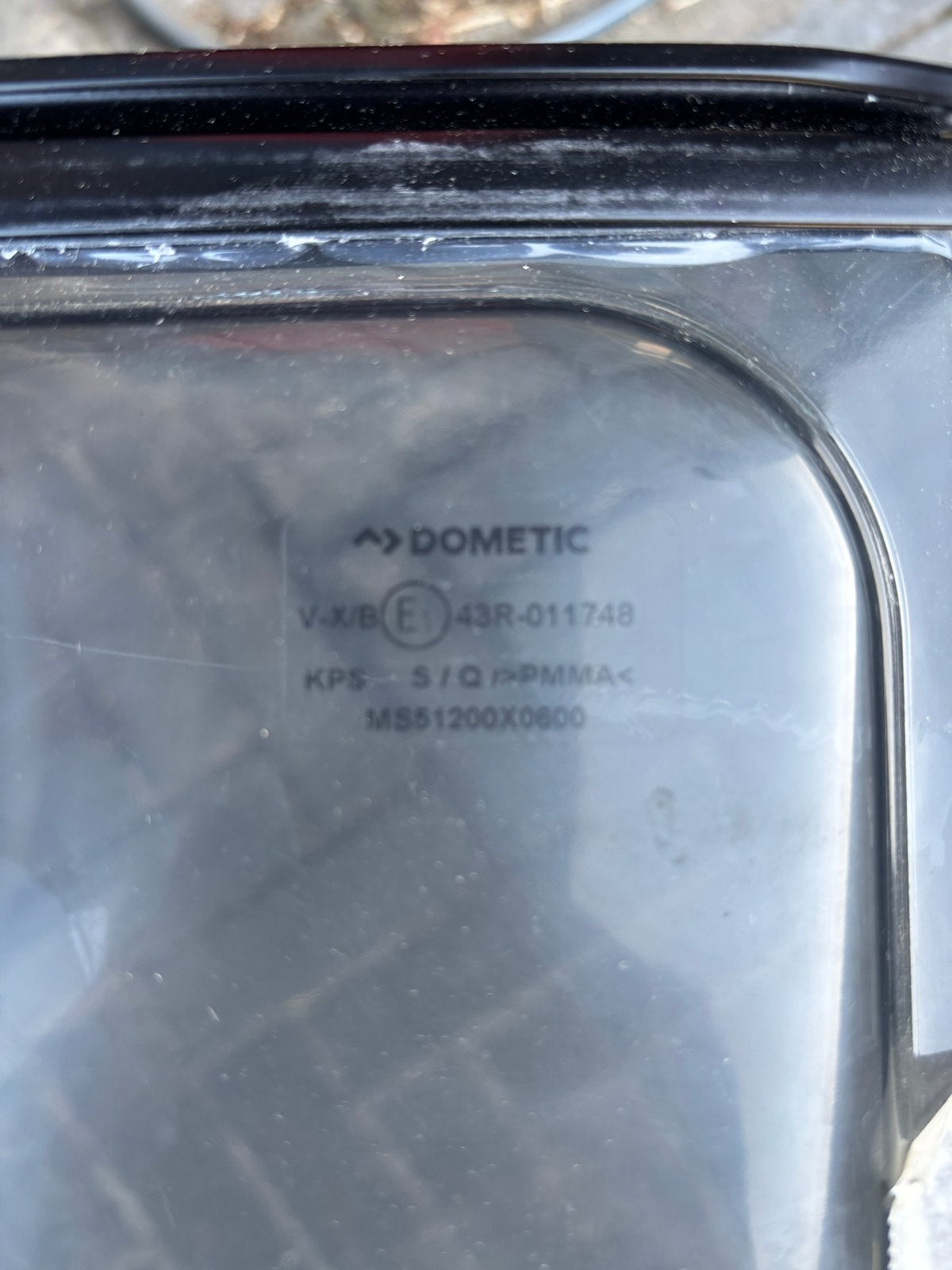Camperraam Dometic – 1 nieuw beschadigd + 1 raam met krassen, Caravans en Kamperen, Ophalen, Gebruikt