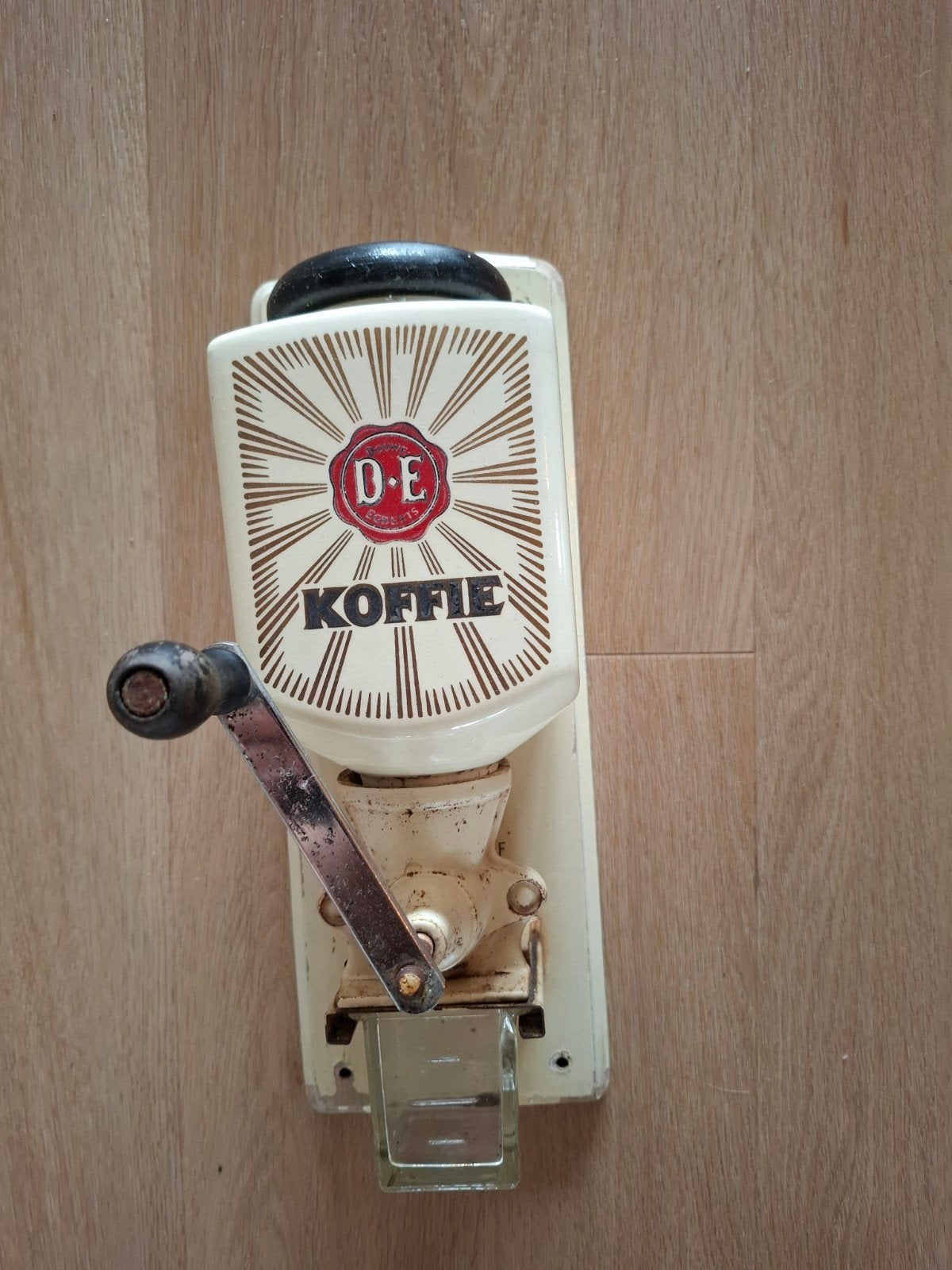 DE Douwe Egberts oude koffiemolen, Ophalen, Gebruikt