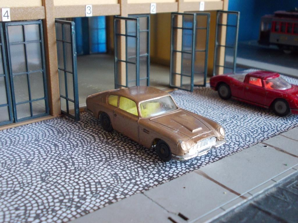 Aston Martin DB6 - Husky met.-brons met heldere ruiten, Ophalen of Verzenden, Gebruikt, Auto
