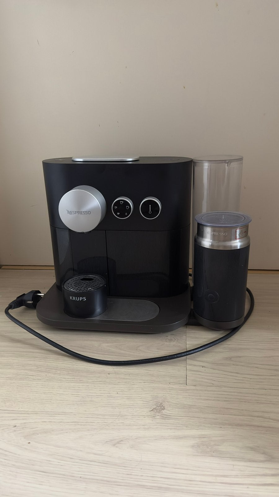 Nespresso Expert & Milk (Matzwart) – Inclusief Boekje, Witgoed en Apparatuur, Ophalen of Verzenden, Zo goed als nieuw