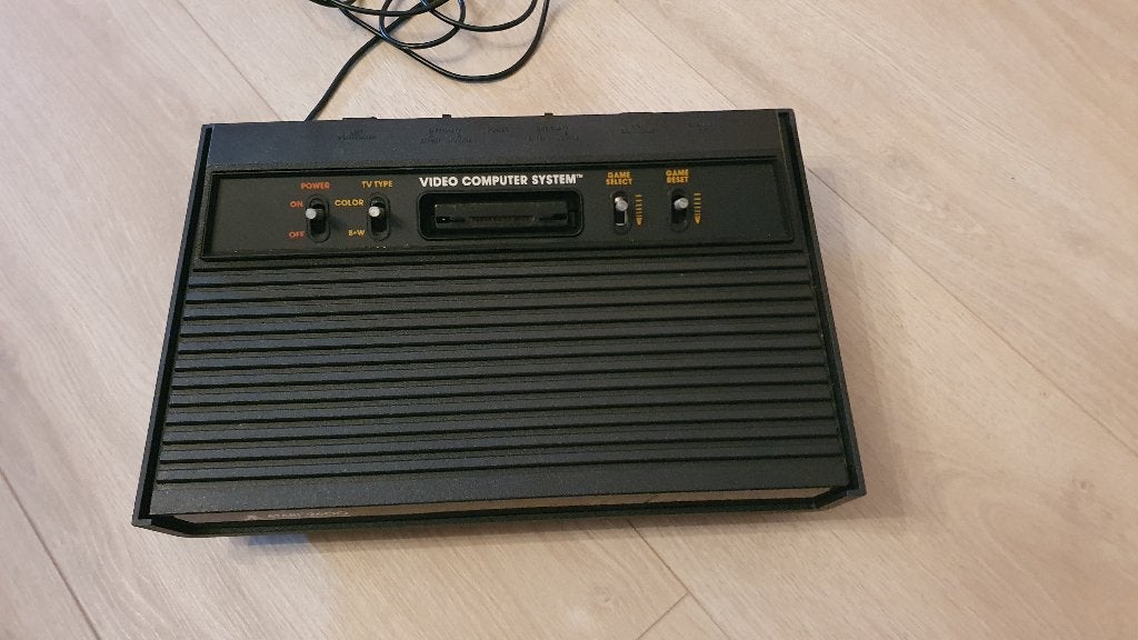 Atari 2600, box en accessoires*defect* leuk bod gevraagd, Ophalen, Gebruikt, 2 spelers, Atari 2600