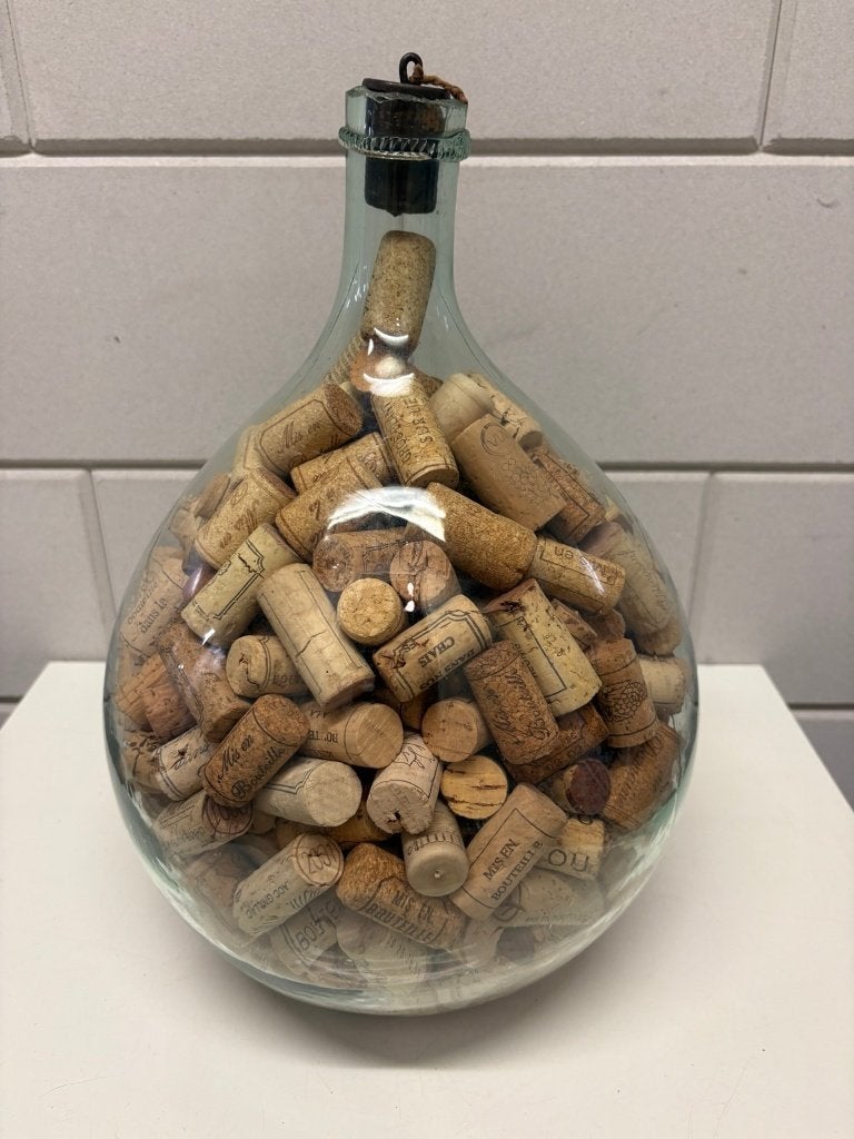 Grote oude mondgeblazen wijnfles / dame jeanne met kurken, Ophalen, Gebruikt, Handgemaakt, Glas