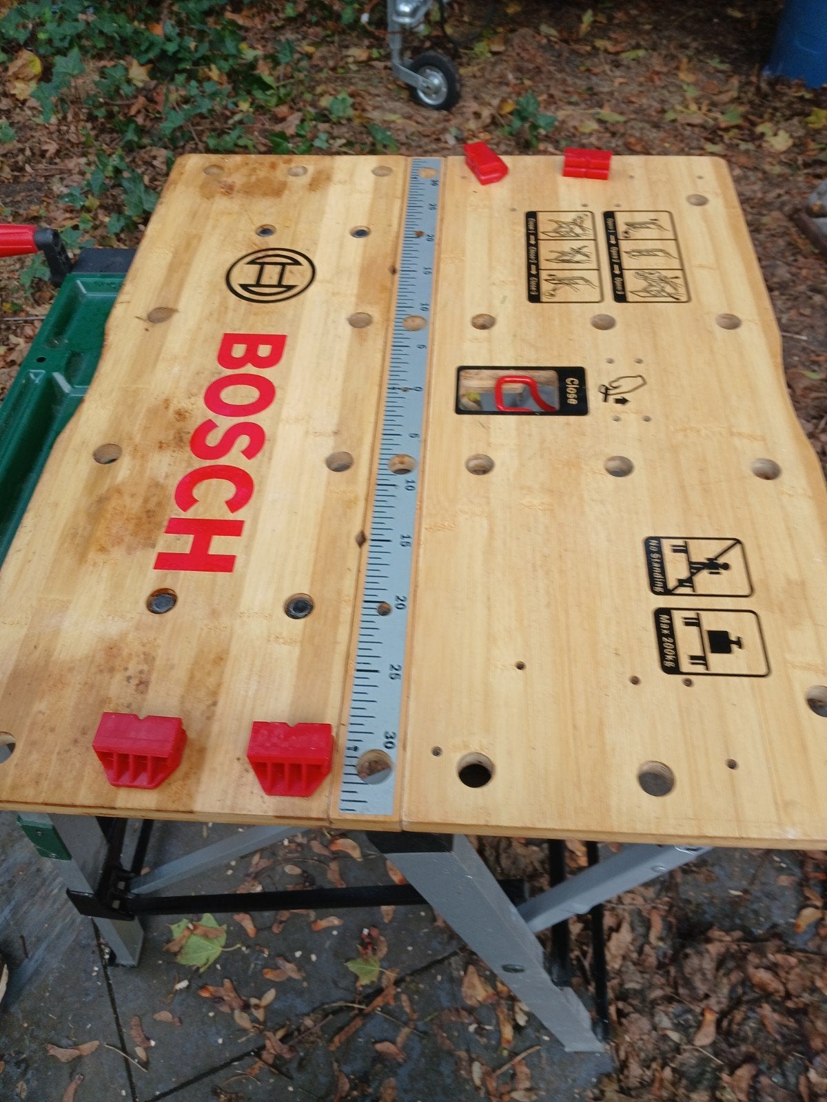 Bosch PWB 600 Werkbank - Draagbaar en Inklapbaar, Ophalen, Gebruikt, 70 tot 120 cm, Bankschroef