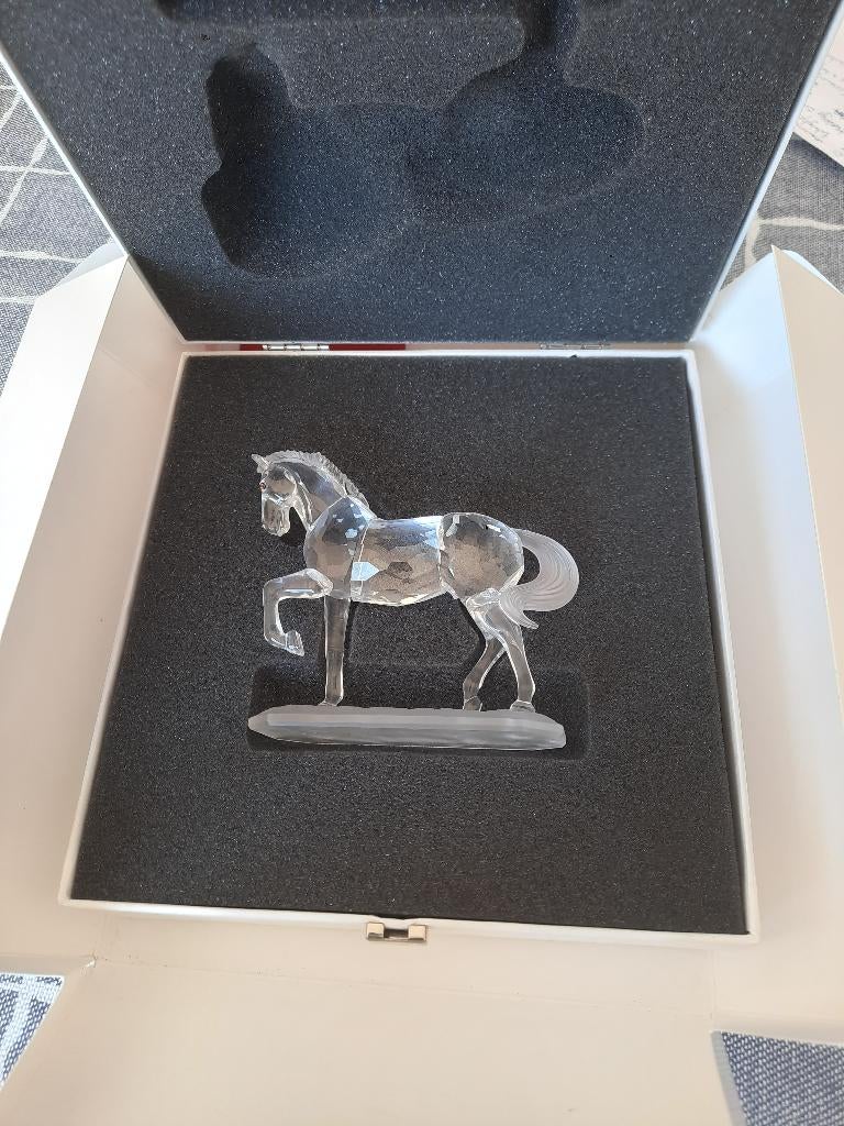 Swarovski. Arabisch volbloed in box. Moeilijk te vinden, Verzamelen, Ophalen, Figuurtje