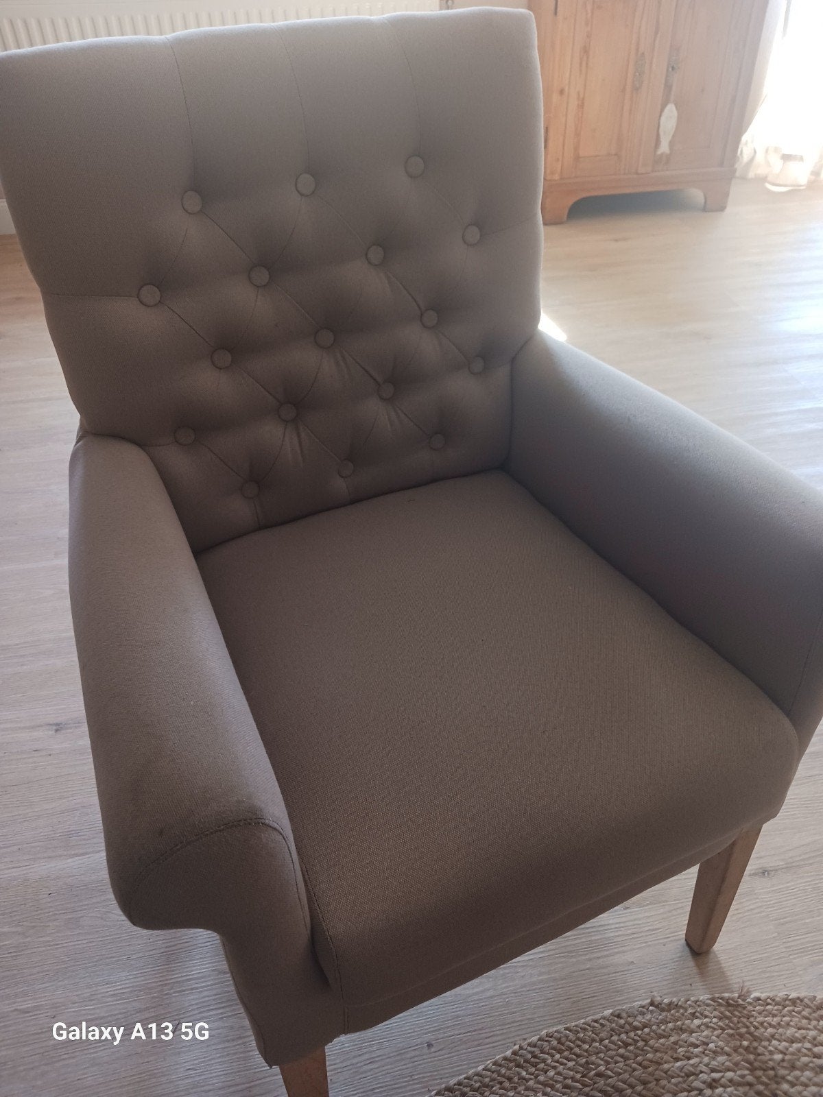 2 Comfortabele fauteuils met knoopdetails, Ophalen, Overige kleuren, Zo goed als nieuw, Klassiek, Modern, Comfortabel