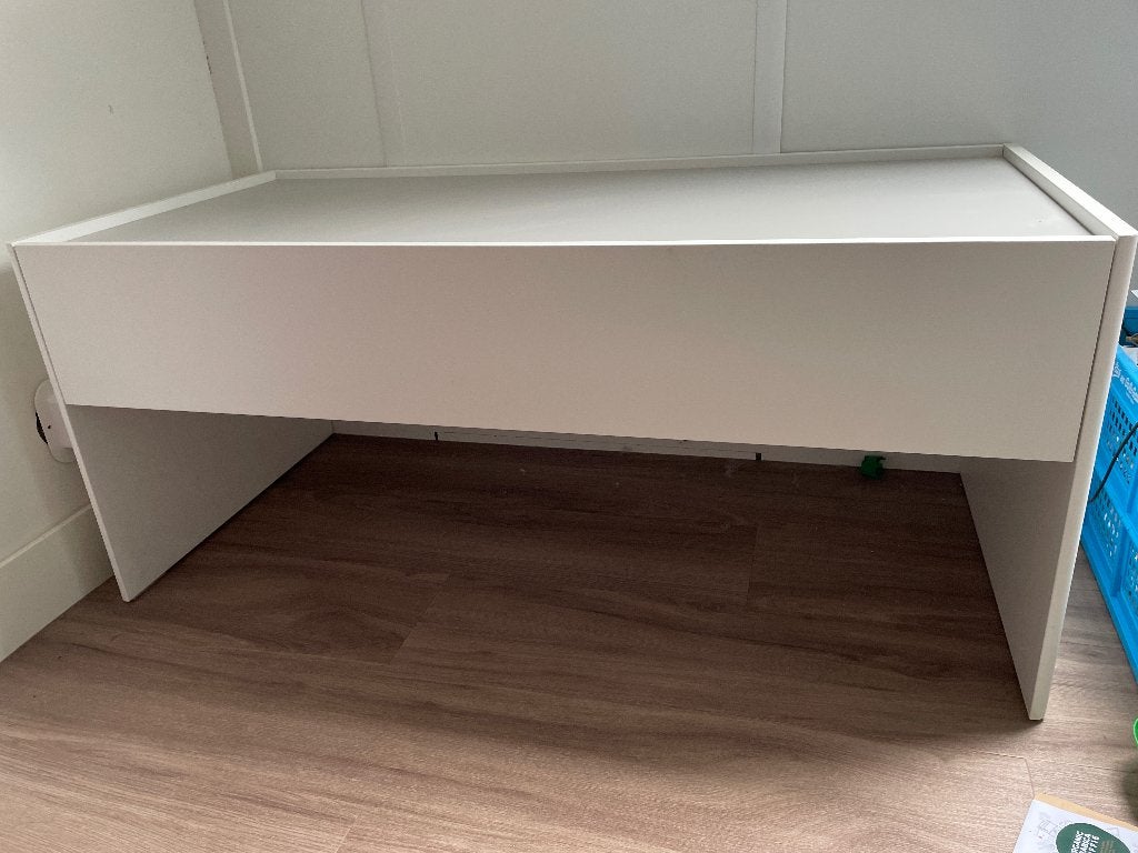 Witte opbergtafel / speeltafel - Zo goed als nieuw, Ophalen, Zo goed als nieuw