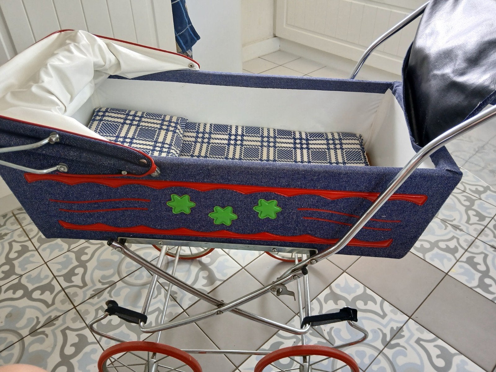 Oud poppenwagentje .Nog in goede staat., Ophalen of Verzenden