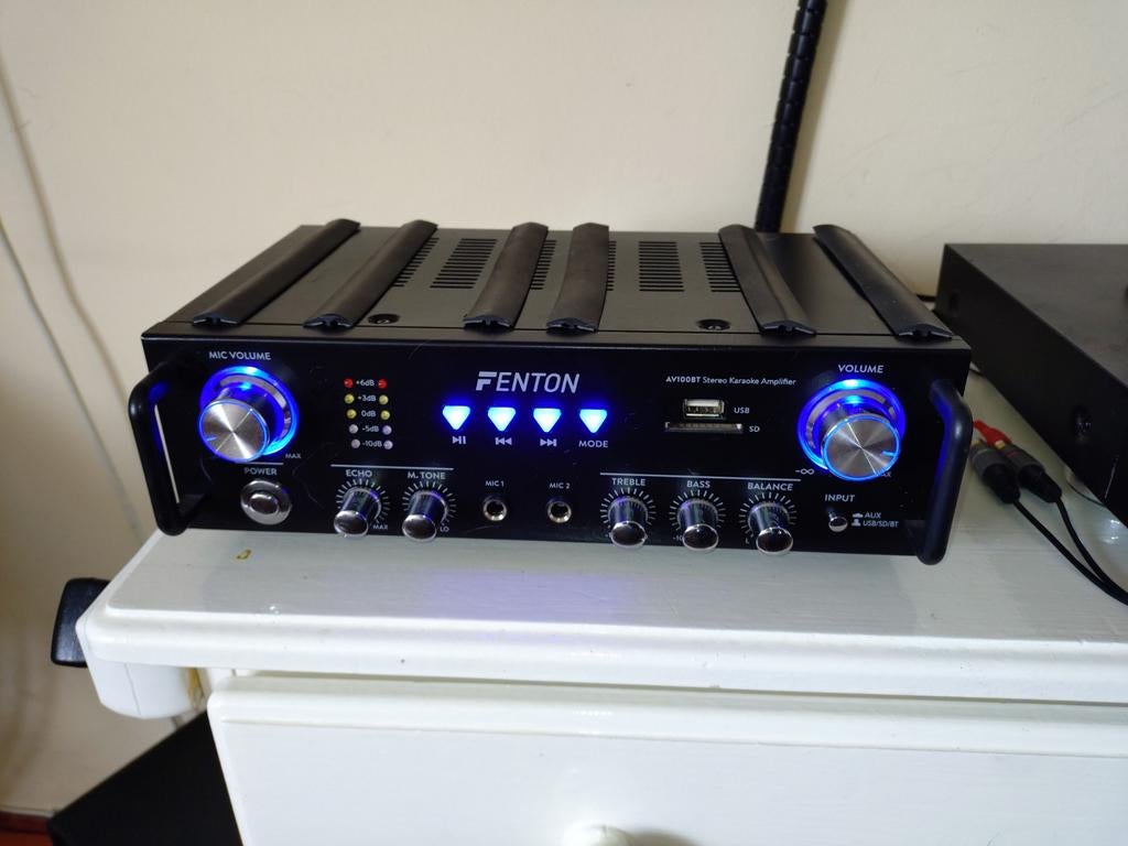 Compl.sterioset : Tuner cd/dvd .versterker ,speaker boxen., Ophalen, Complete set