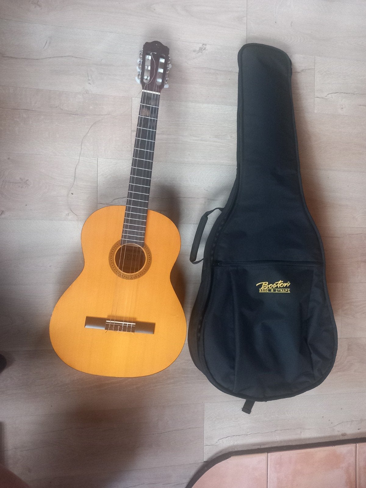 Te koop gitaar in foedraal, Ophalen, Klassieke of Spaanse gitaar