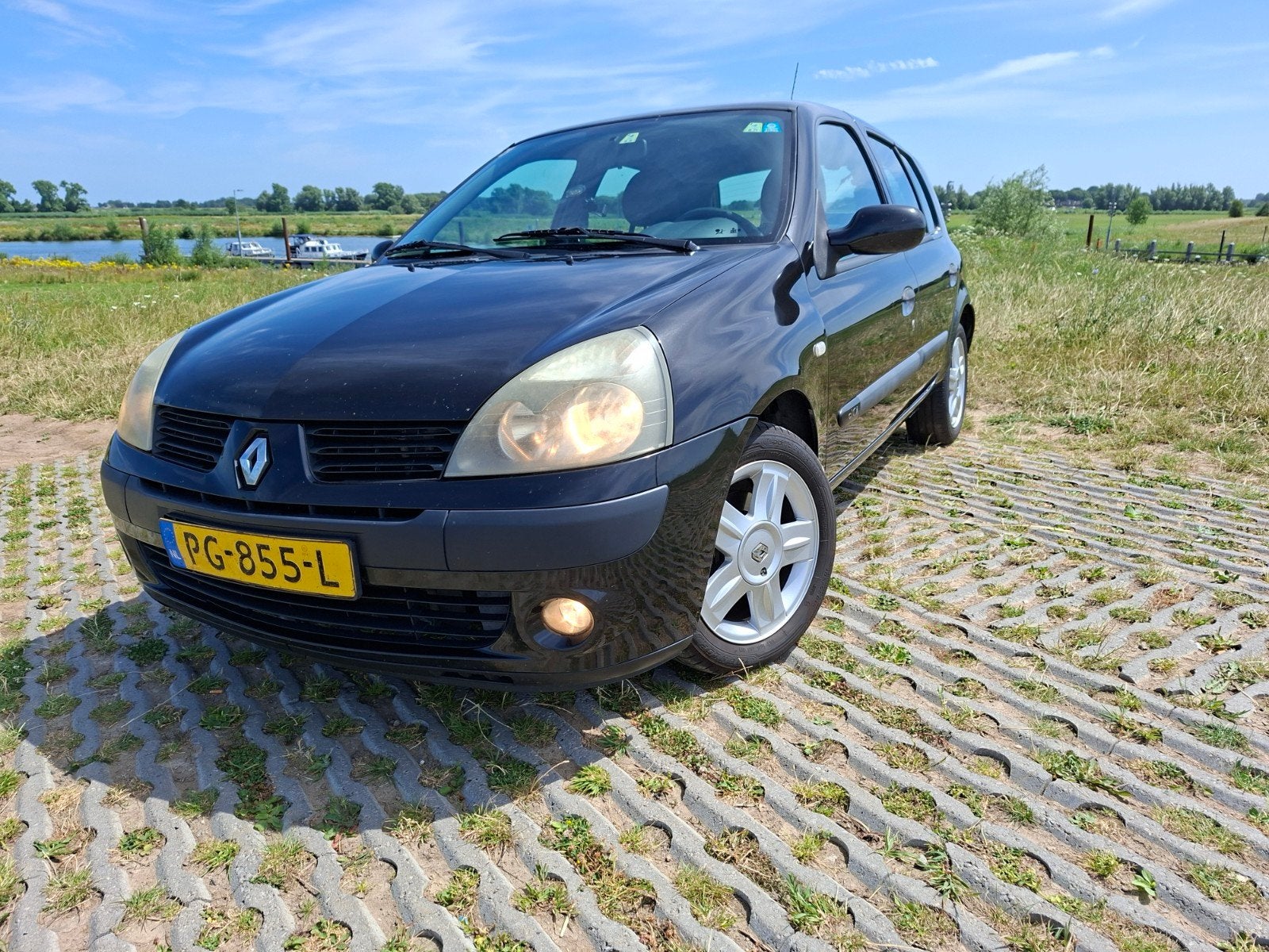 Exportauto Renault Clio 1.5 DCI 60KW 2004 Zwart, Auto's, Renault, Voorwielaandrijving, 970 kg, 535 kg, 4 cilinders