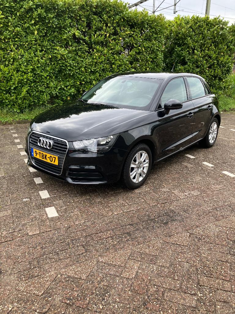 Audi A1 Attraction Pro line Business 1.2 Tfsi 63KW SB 2013, Voorwielaandrijving, Euro 5, Stof, 4 cilinders