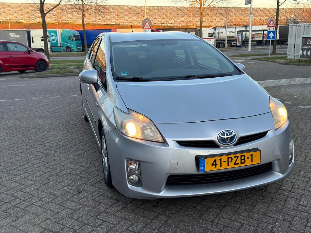 Toyota Prius 1.8 Full Hybrid 136PK 2011| APK 05-2027, Auto's, Stof, 4 cilinders, Origineel Nederlands, Prius