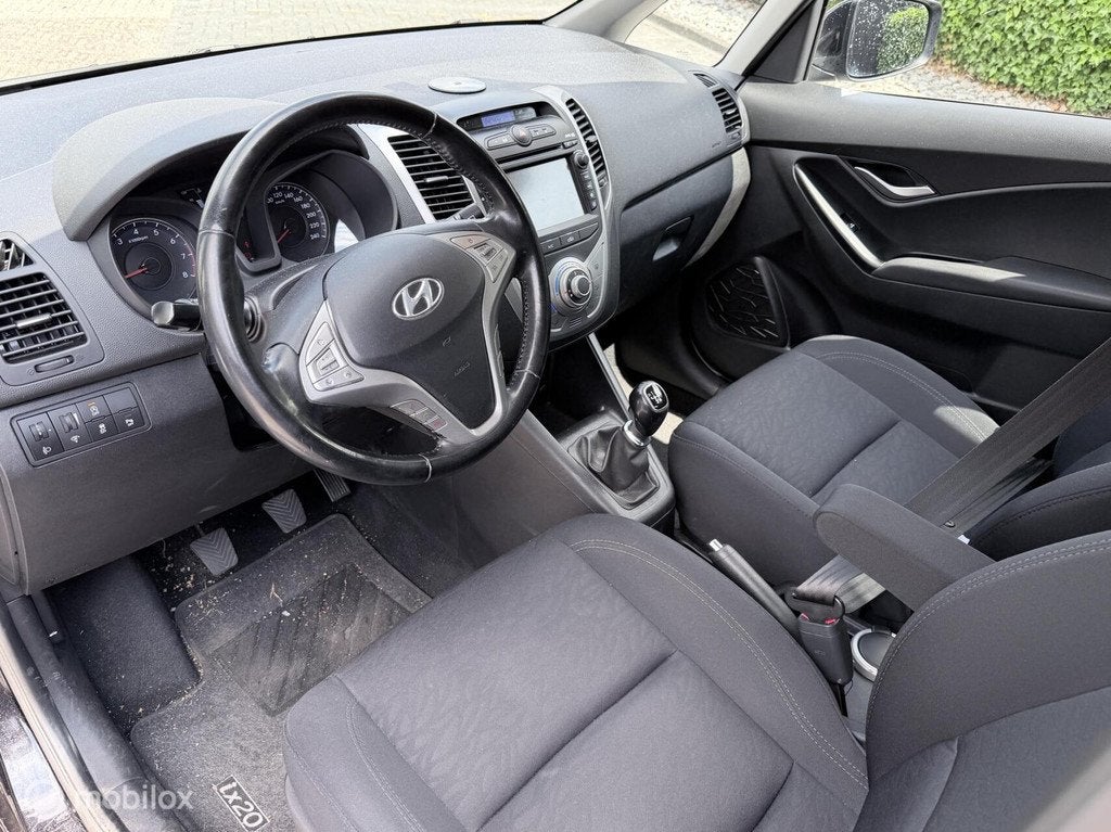 Hyundai ix20 1.4i Go! NAVI / CAMERA / AIRCO / CRUISE / TREKH, Auto's, Hyundai, Voorwielaandrijving, Gebruikt, Euro 6, 4 cilinders