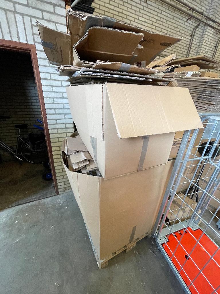 Karton Droog Schoon netjes - 3 VOLLE PALLETS - GRATIS, Tuin en Terras, Ophalen, Gebruikt
