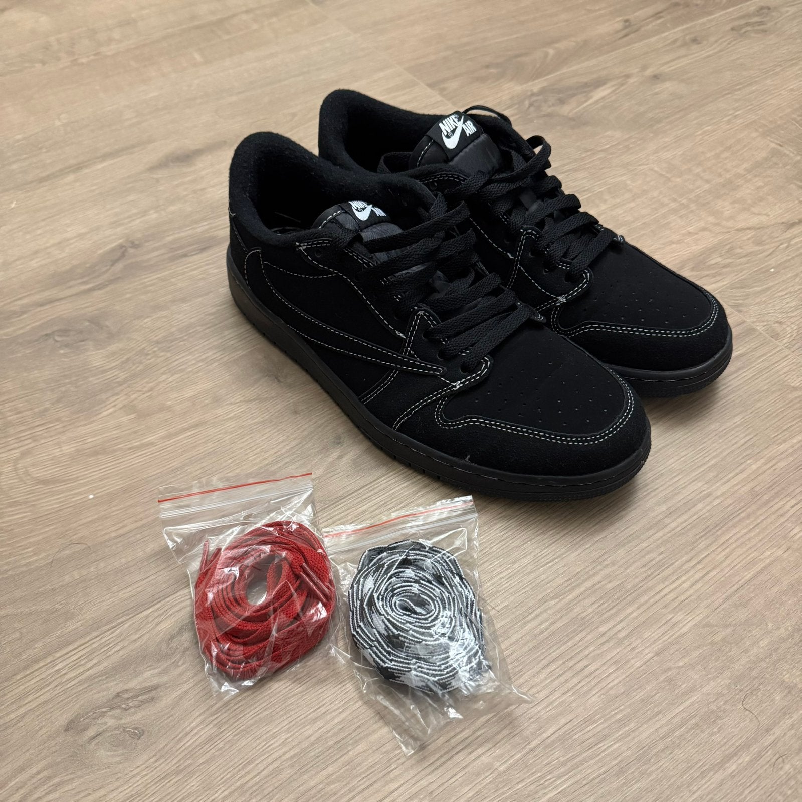 Jordan 1 Low Travis Scott Black Phantom 43, Ophalen of Verzenden, Zo goed als nieuw, Zwart