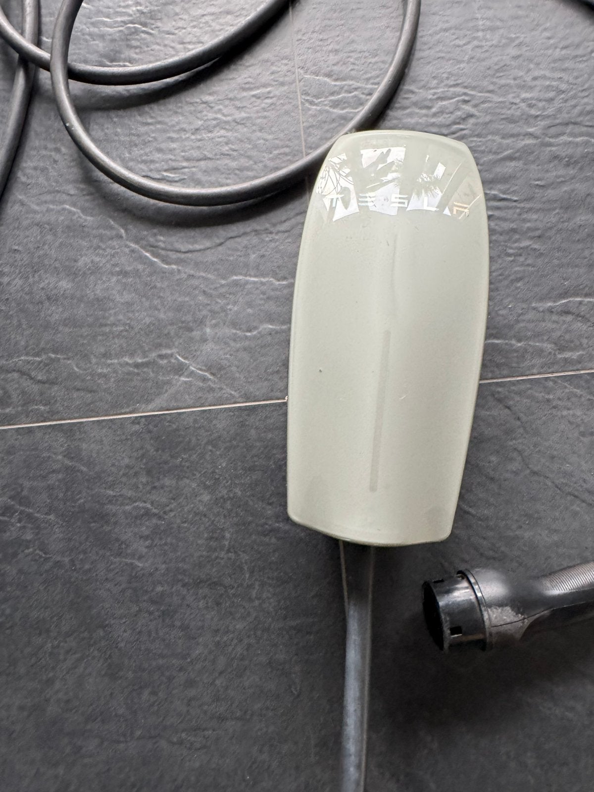 Tesla wall connector, Ophalen of Verzenden, Zo goed als nieuw, Laadpaal en Laadkabel