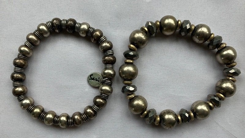 2x Zilverkleurige armbanden Sari (prijs incl. verzend), Verzenden, Zo goed als nieuw, Met bedels of kralen, Zilver