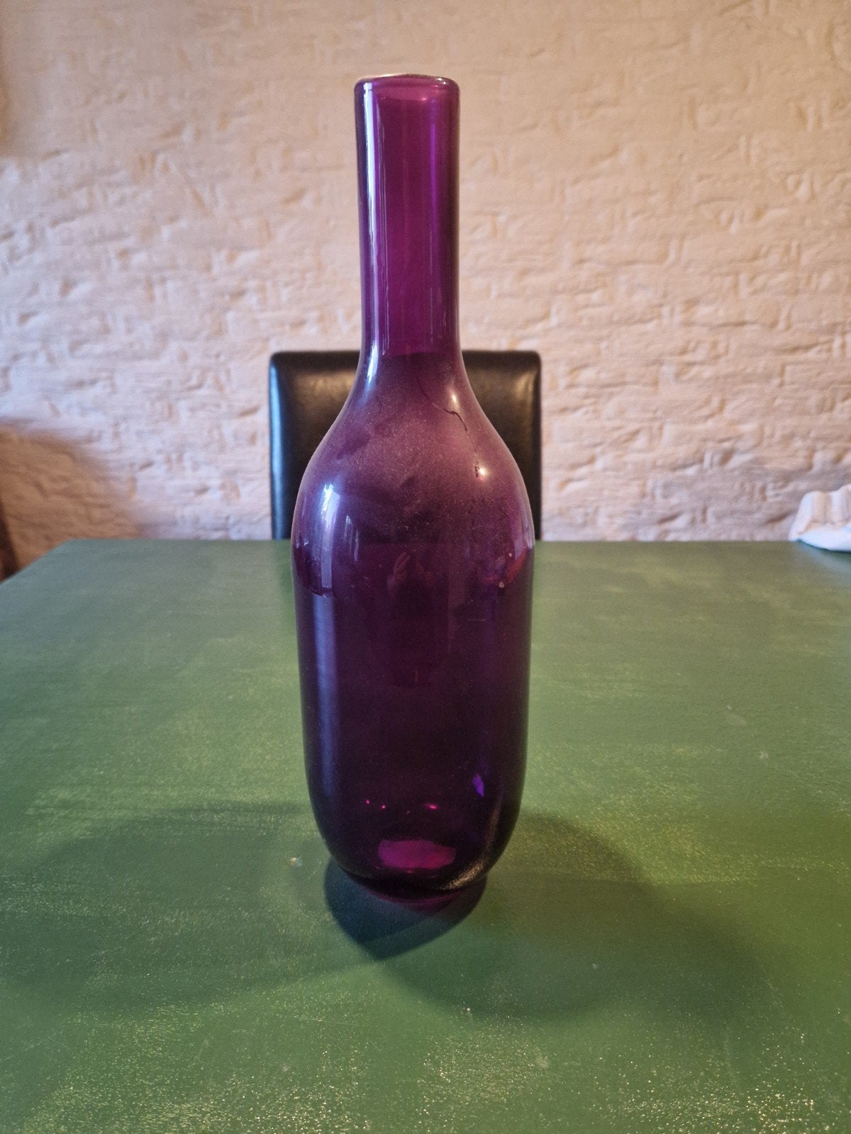 Paarse glazen vaas/fles - decoratief object, Huis en Inrichting, Woonaccessoires | Vazen, Ophalen of Verzenden