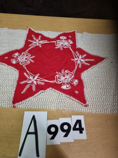 tafelkleed ster geborduurd  [a994, Ophalen of Verzenden, 'T Olde Gre-j, Info@toldegrej.nl, Endepoelstraat 20f Didam