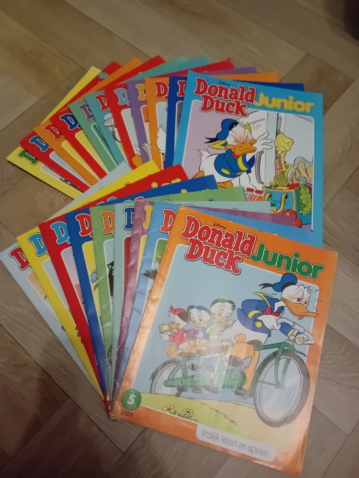20x Donald Duck Junior GEEN puzzels en spellen gemaakt!, Europa, Ophalen of Verzenden, Zo goed als nieuw, Meerdere comics