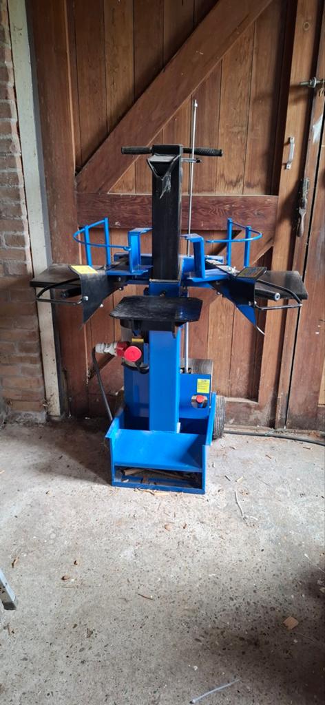 HBM 8-ton Staande Houtklover 400V - Zo goed als nieuw, Tuin en Terras, Kloofmachines, Ophalen, Staand, HBM, Zo goed als nieuw