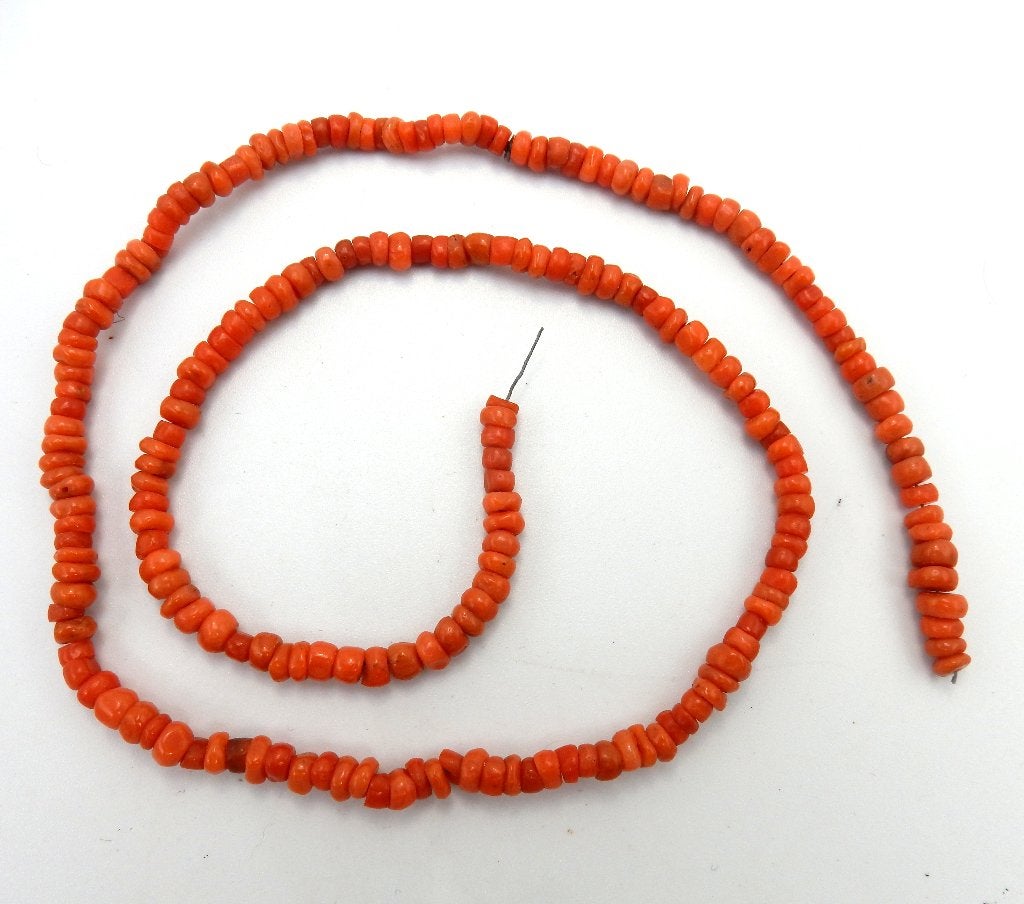 Streng antieke bloedkoralen 40 cm, Ophalen of Verzenden, Overige materialen, Ketting, Met edelsteen
