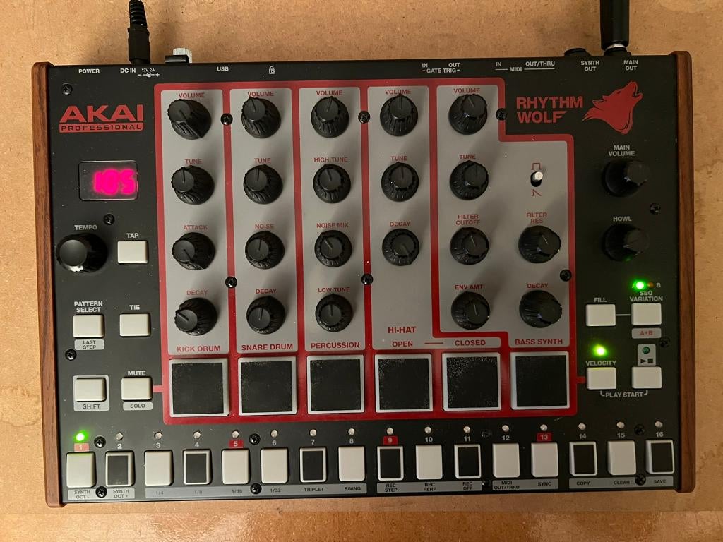 Drumcomputer Akai Rhythm Wolf, Muziek en Instrumenten, Drumcomputers, Ophalen of Verzenden, Zo goed als nieuw, Overige merken