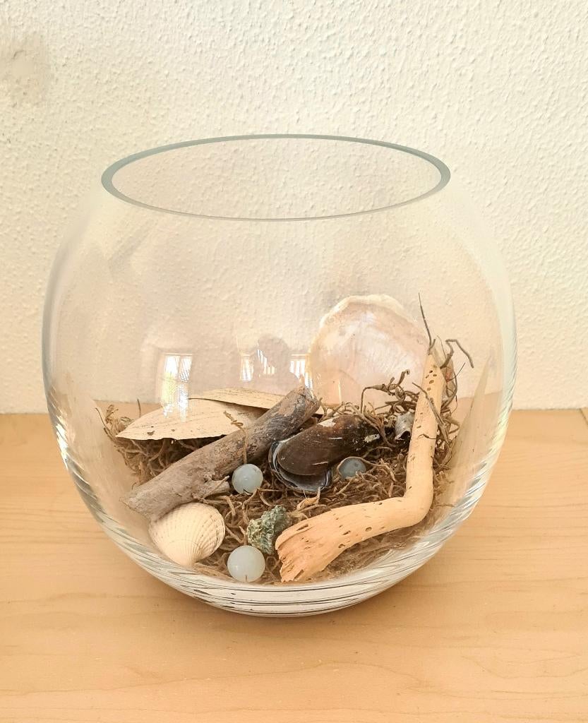 Mooie bolle vaas met strandvondsten, 17 cm hoog, Overige kleuren, Ophalen of Verzenden, Minder dan 50 cm, Glas