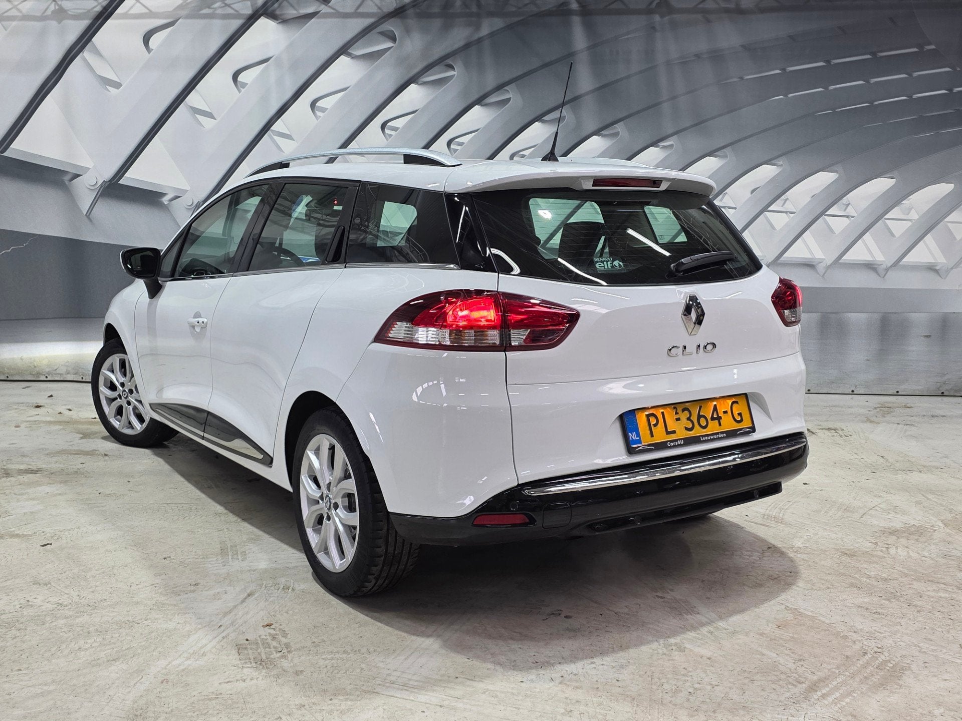 Renault Clio Estate 1.2 TCe Intens Bose Clima Navi Led, Auto's, Voorwielaandrijving, Gebruikt, 4 cilinders, Automatische klimaatregeling