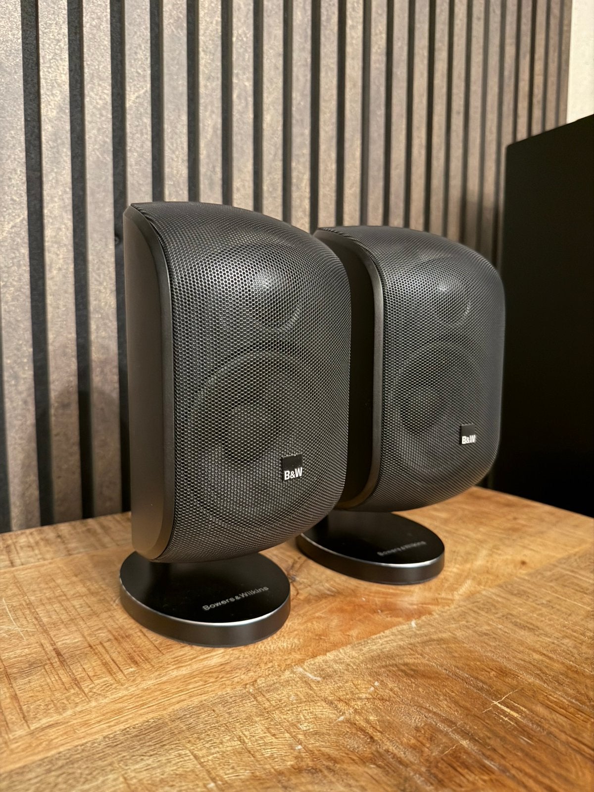 Mooie B&W M1 MK2 Luidsprekers Zwart - Compact en Krachtig, Stereo speakers, Ophalen of Verzenden, Zo goed als nieuw, 60 tot 120 watt