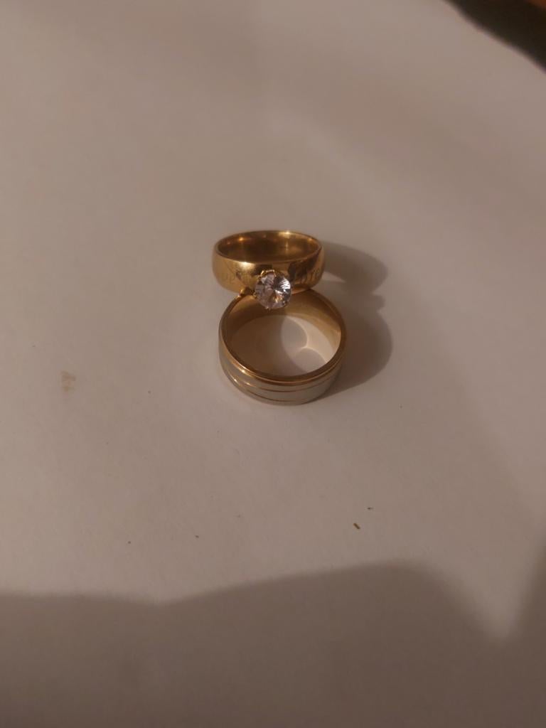 Gouden ringen met steen - set van 2, Sieraden, Tassen en Uiterlijk, Ringen, IJzer of Staal, Ophalen of Verzenden, Zo goed als nieuw