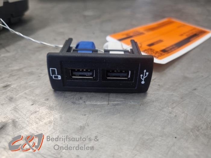 AUX/USB aansluiting van een Mercedes Vito