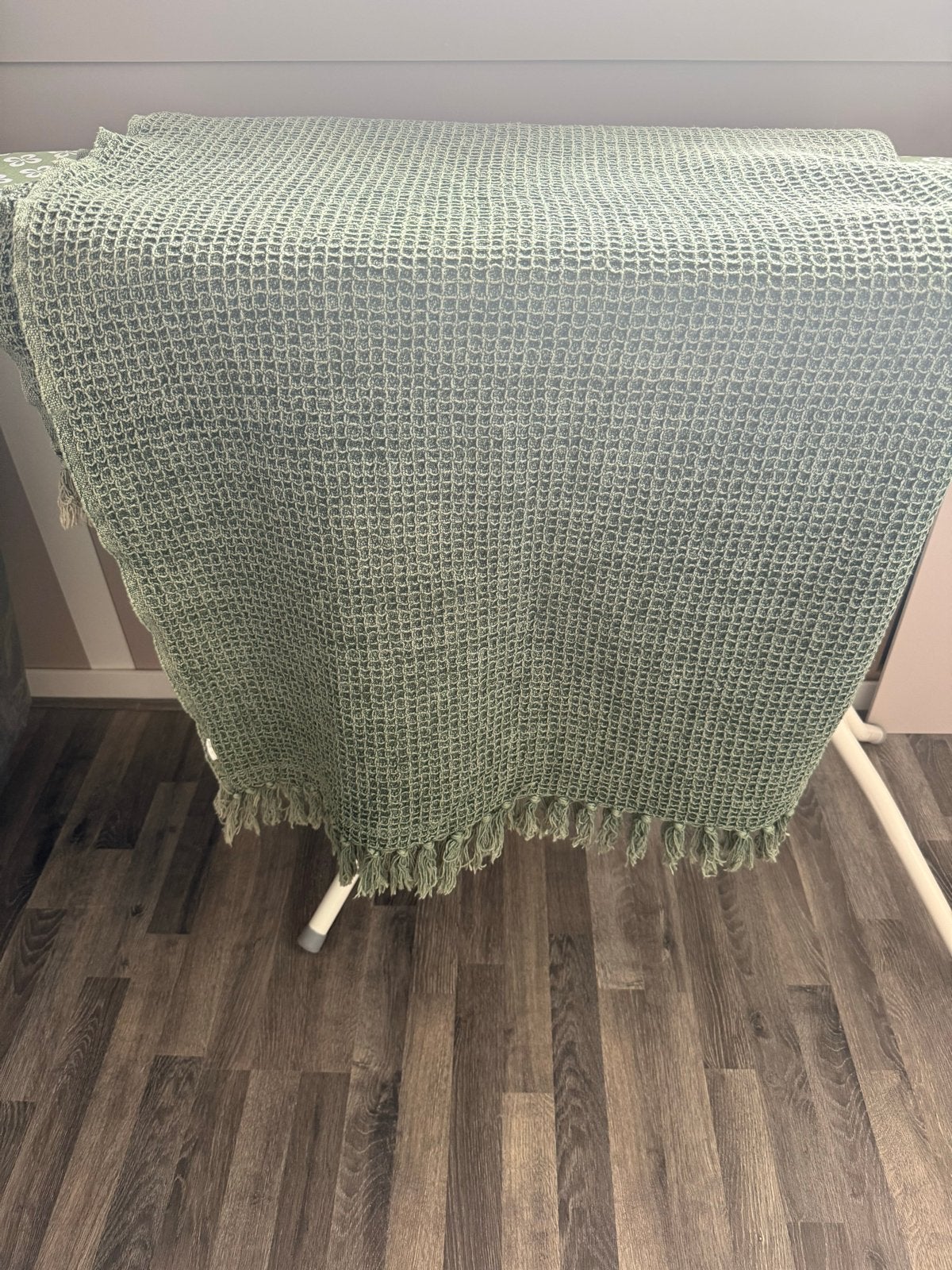 Nieuw Groen Plaid met Franjes - Wafelstructuur, Met franjes/kwastjes, Nieuw, Ophalen of Verzenden, Plaid