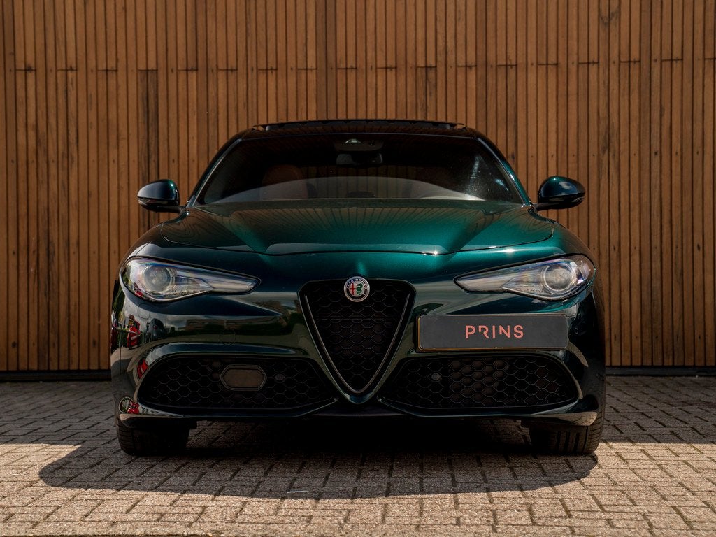 Alfa Romeo Giulia 2.0T Veloce AWD 280pk | Pano-dak | Harman/, Auto's, Alfa Romeo, 745 kg, Met garantie (alle), 1505 kg, Leder