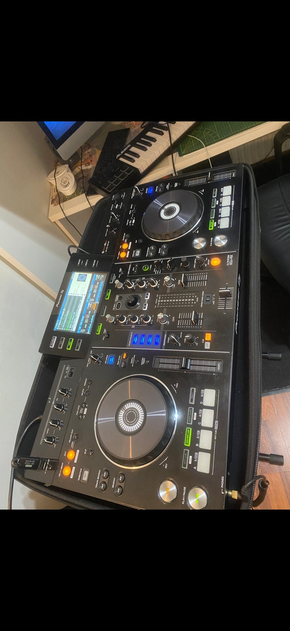 Pioneer RX + Devine Luidspreke + stand, Muziek en Instrumenten, Ophalen of Verzenden, Gebruikt, Dj-set, Overige merken