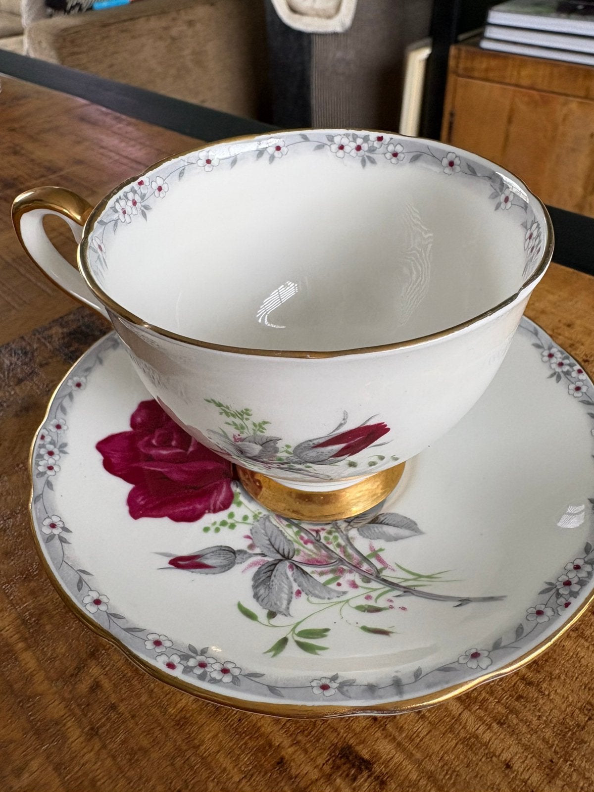 Royal Stafford kop en schotel, Ophalen of Verzenden, Zo goed als nieuw, Porselein, Kop en/of schotel