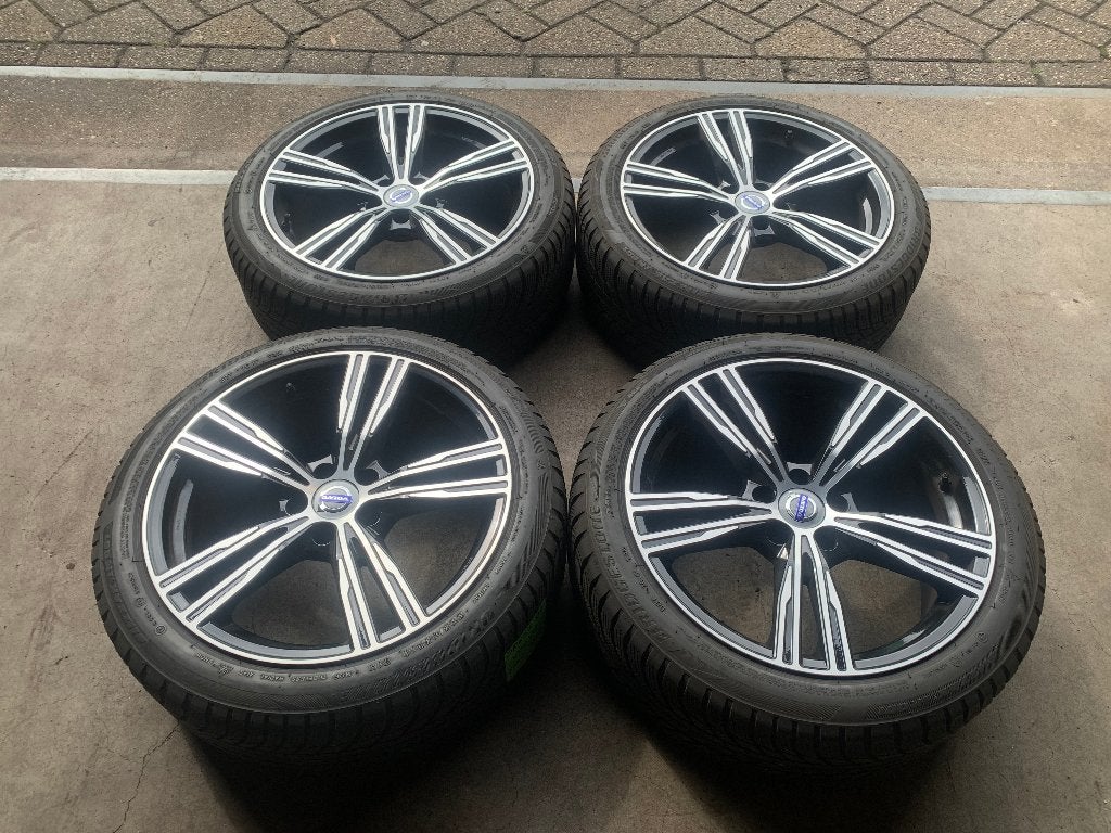 ZGAN VOLVO C30 V40 V50 V60 V70 VELGEN + BANDEN 225 45 R18, 18 inch, Gebruikt, ., Banden en Velgen