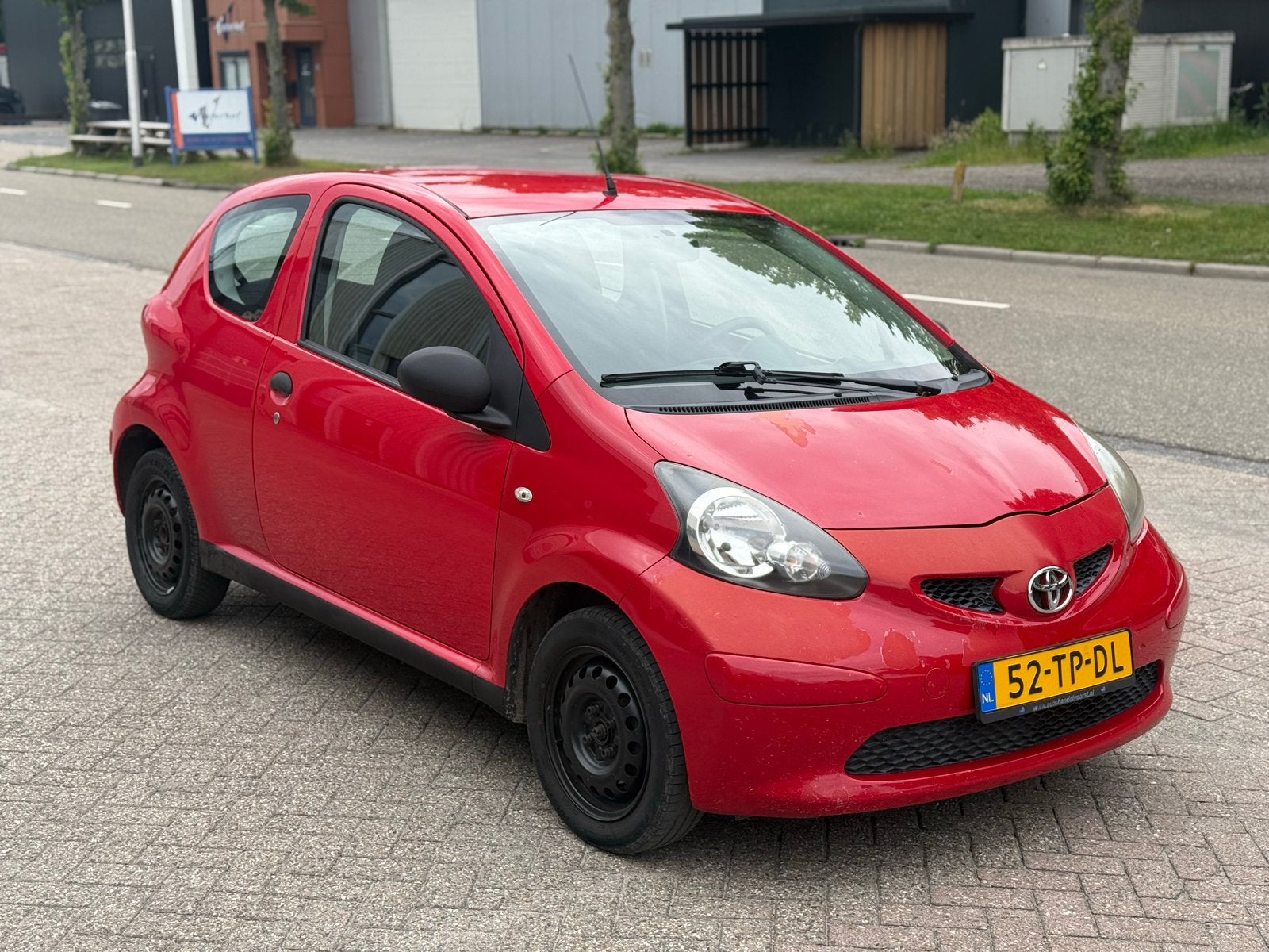 Toyota Aygo 1.0 12V Vvt-i 3DRS MMT 2006 Rood, Auto's, Toyota, Voorwielaandrijving, 4 stoelen, 68 pk, Origineel Nederlands