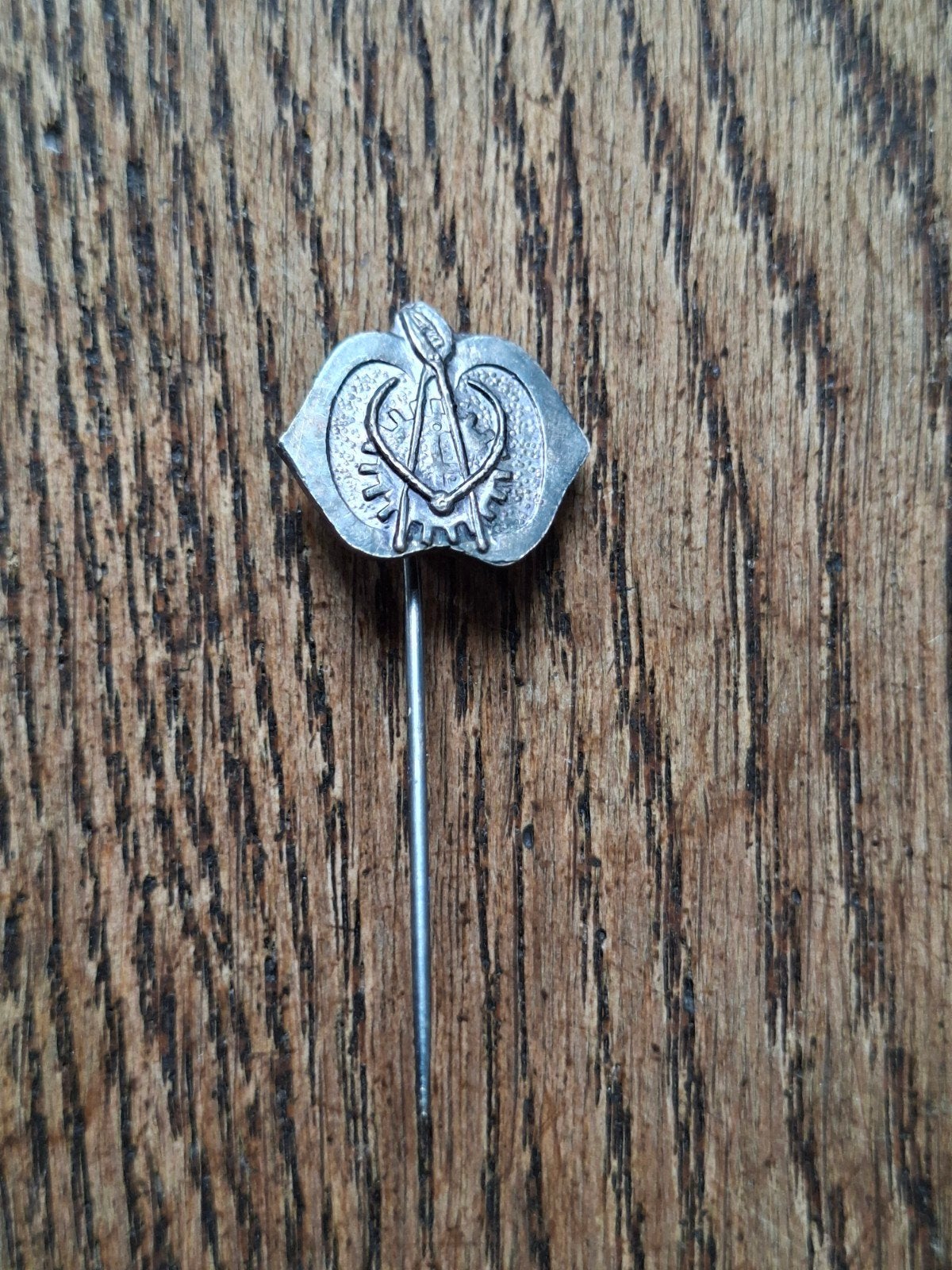 Technische Dienst speldje, Ophalen of Verzenden, Landmacht, Nederland, Embleem of Badge