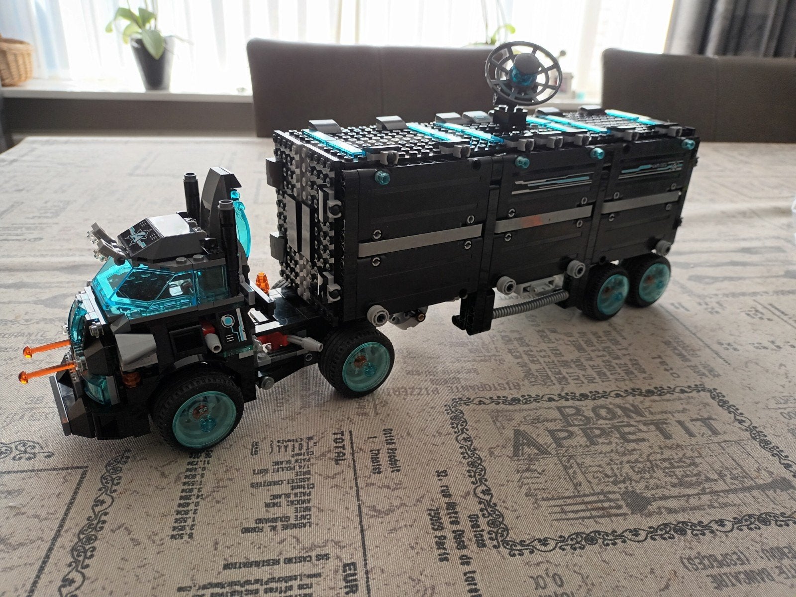 Lego 70165 ultra agents mobiel hoofdkwartier, Ophalen of Verzenden, Zo goed als nieuw