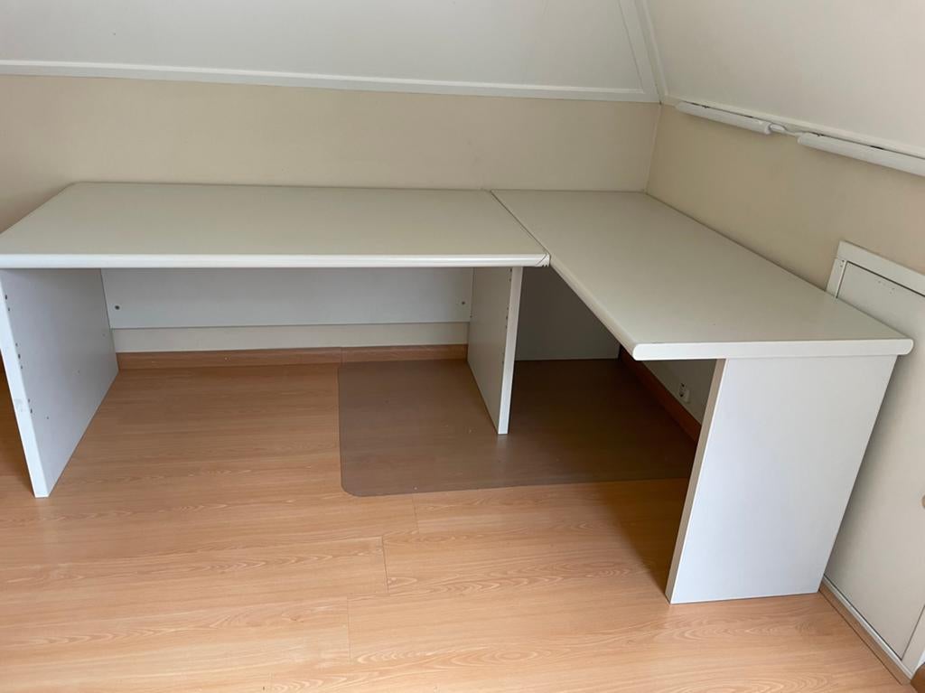 Bulo bureau 2 x  GRATIS, Huis en Inrichting, Bureaus, Gebruikt, Hoekbureau, Overige merken, Ophalen