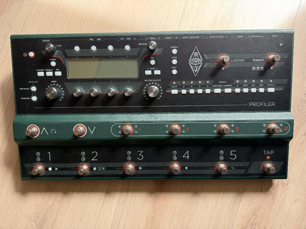 Kemper Profiler Stage + 2x Mission pedals + tas, Ophalen of Verzenden, Zo goed als nieuw, Delay of Echo