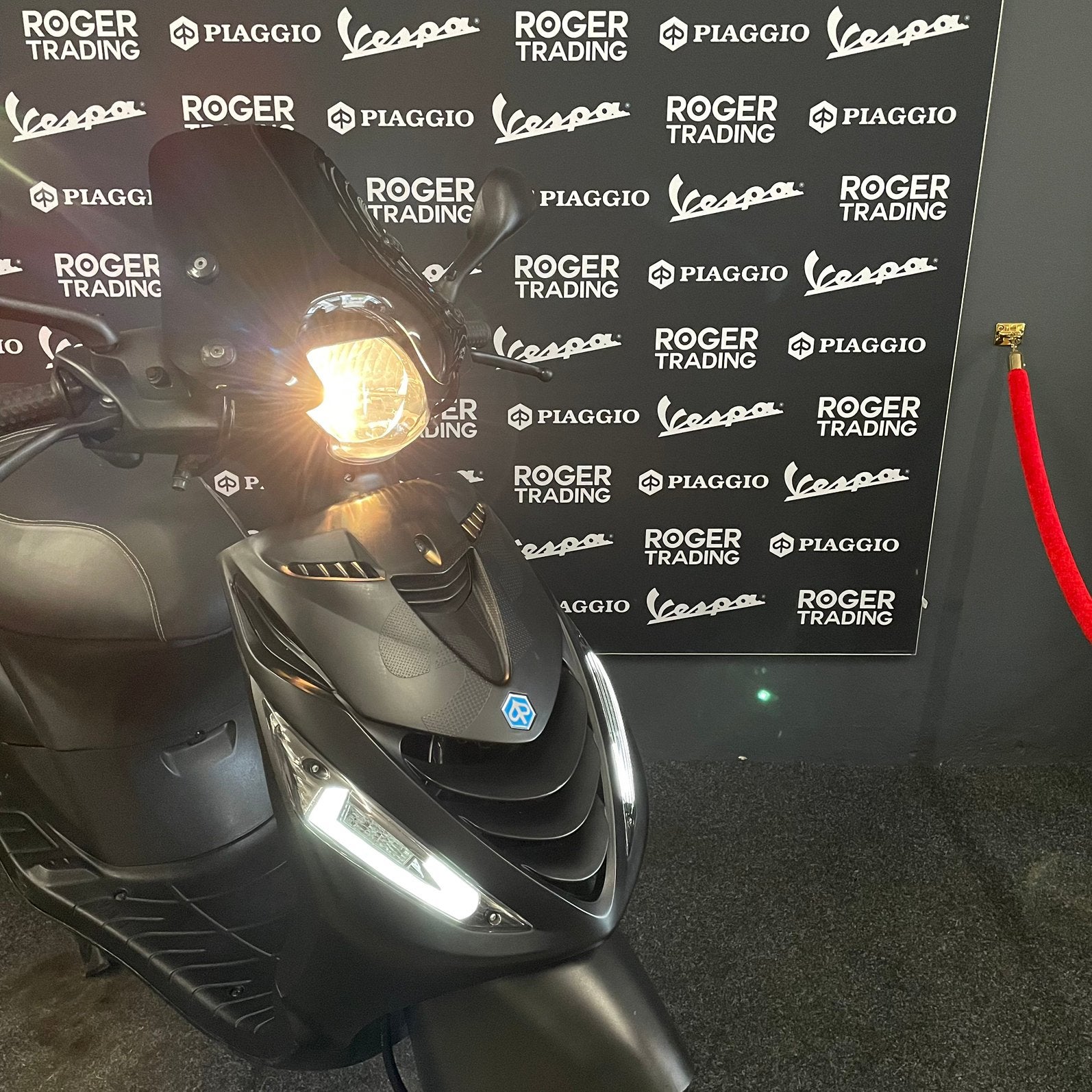 Piaggio Zip 50 Brom 4T 2V Mat Zwart 2018 - 8.595km, Ophalen, Q, Piaggio, Maximaal 45 km/u
